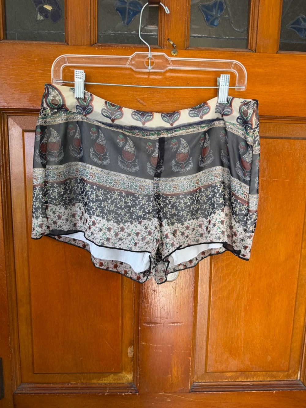 NWT! Nikki Rich Boho Paisley Printed Satin Lounge Shorts Sz L